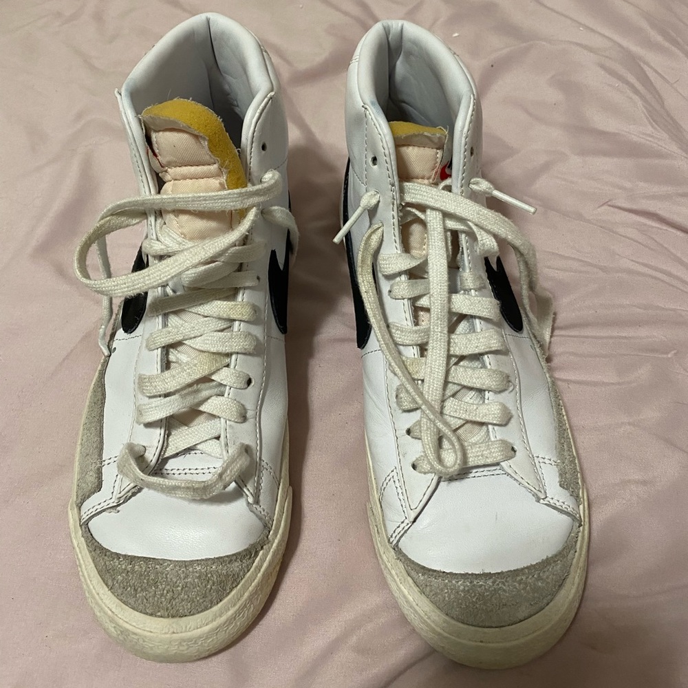 Worn blazers original price 90 but for the dirtiness i’m only take 30.